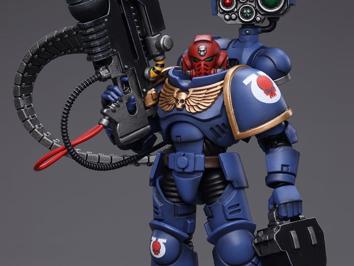 Warhammer 40K - Ultramarines - Desolation Sergeant with Vengor Launcher 1/18 Scale Action Figure