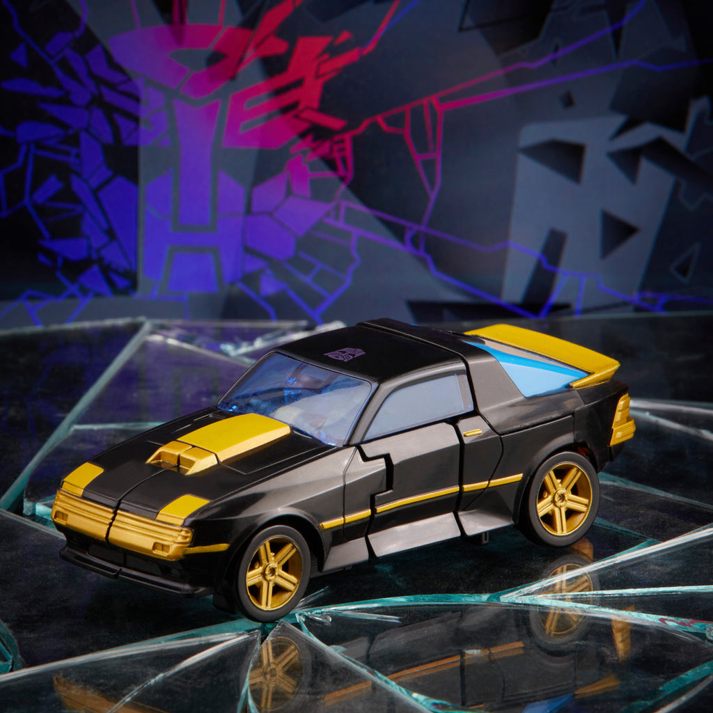 Transformers Generations Shattered Glass Collection Deluxe Class Autobot Goldbug (Sub-Par Packaging)