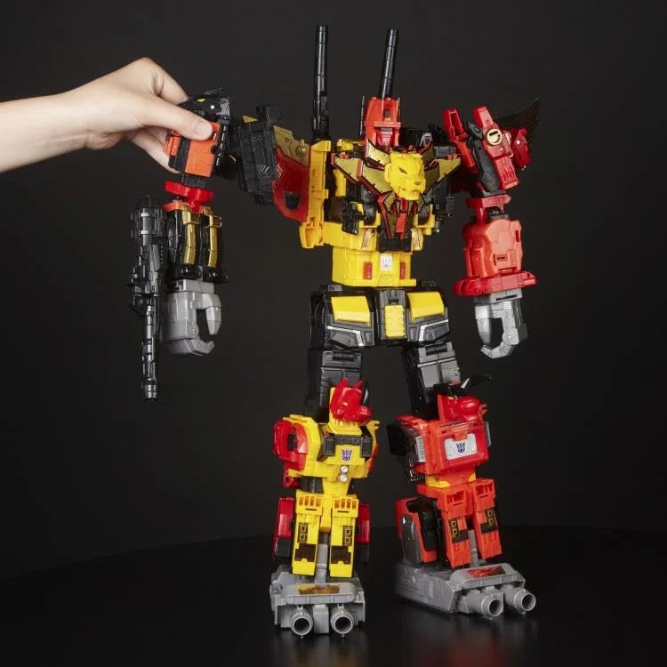 Transformers Power of the Primes Titan Class Predaking Combiner